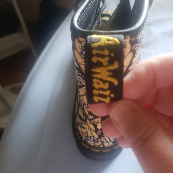 DOC MARTENS WOMENS 1460 SIZE 8L BUTTERFLY BOOT-NEW - Picture 10 of 13